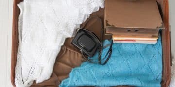 Pack Like a Pro: Carry-On Guide for a Week's Trip (US Edition) - Cover Image