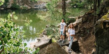 Top 3 US Family Travel Trends Emerging in 2025 - Cover Image