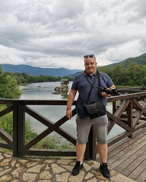How to Build a Travel Journalist Brand in a Competitive Market