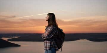 Solo Female Travel Surge in the US: Why Now & How to Benefit - Cover Image